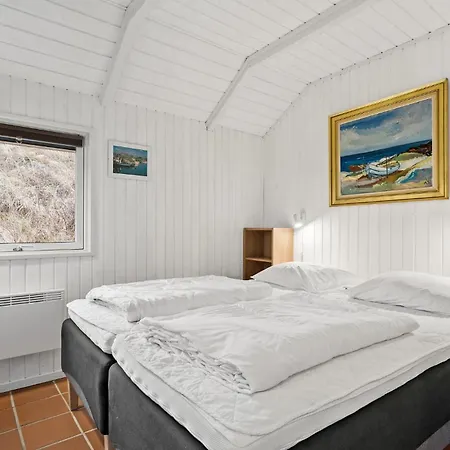 2 Bedroom Awesome In Hvide Sande *